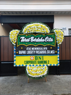 Papan Bunga Duka di PARE PARE